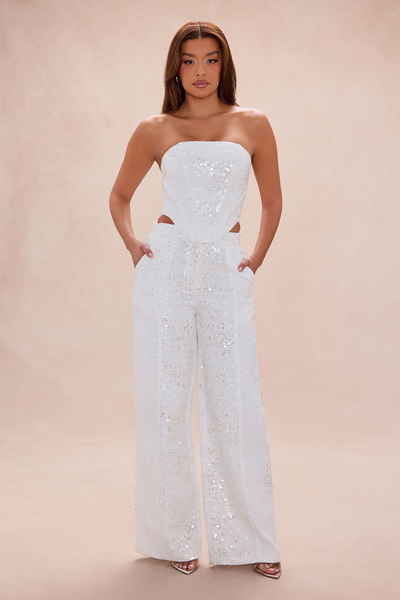 https://cdn.shopify.com/s/files/1/0293/9277/files/11-21-25_S5_23_BZ10529_OffWhite_AE_AC_13-26-52_26104_PXF_EH.jpg?v=1764009323