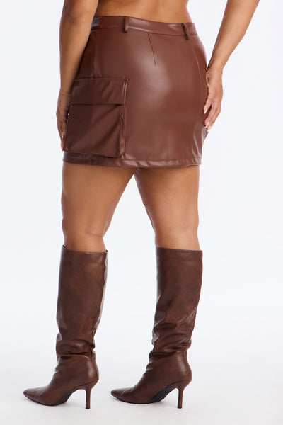 https://cdn.shopify.com/s/files/1/0293/9277/files/11-26-25_S3_31_STWY230301129SK_Chocolate_SL_IM_12-17-48_PLUS_19637_SKS.jpg?v=1764613850&with=400&height=600