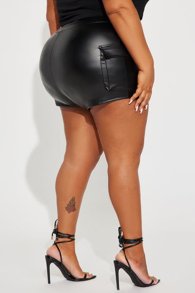 https://cdn.shopify.com/s/files/1/0293/9277/files/11-30-23Studio5_CB_IM_13-31-47_31_CH778N_Black_16825_PLUS_PXF.jpg?v=1701816037&with=400&height=600