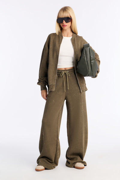 https://cdn.shopify.com/s/files/1/0293/9277/files/12-01-25_S5_44_V225LN3701_Olive_JG_PC_14-49-11_1393_BH.jpg?v=1764712914&with=400&height=600