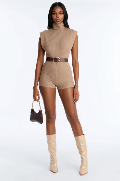 https://cdn.shopify.com/s/files/1/0293/9277/files/12-02-25_S6_33_62464SK_Mocha_RK_EO_14-02-42_26326-Adia_v3_ES_CM_CM_ES.jpg?v=1765514860&with=400&height=600
