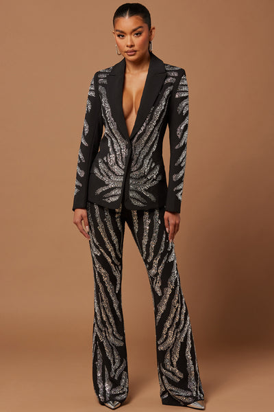 https://cdn.shopify.com/s/files/1/0293/9277/files/12-04-23Studio5_CXB_SS_10-55-17_3_23GWF10119A_Black_37909__PXF.jpg?v=1702321552&with=400&height=600
