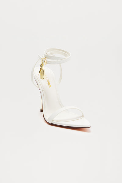 https://cdn.shopify.com/s/files/1/0293/9277/files/12-04-24_S15_67_BANKS2A_White_CZ_14-20-577284_PXF.jpg?v=1774977084&with=400&height=600
