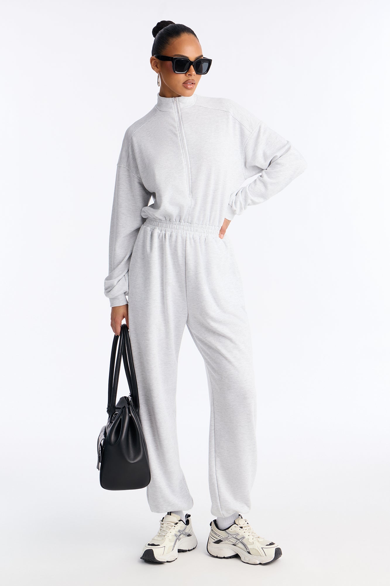 https://cdn.shopify.com/s/files/1/0293/9277/files/12-04-25_S3_32_HKJ26488_HeatherGrey_AE_JS_14-38-37_3518_PXF.jpg?v=1764964401