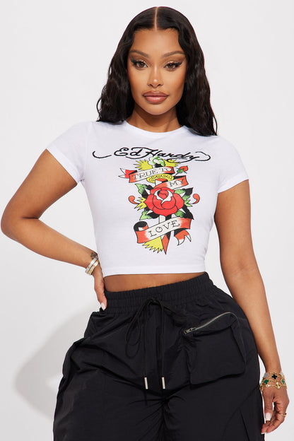 https://cdn.shopify.com/s/files/1/0293/9277/files/12-05-23Studio2_CC_RL_15-42-35_46_EHW110434E_White_76884_PXF.jpg?v=1702403440