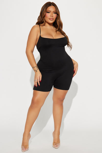 https://cdn.shopify.com/s/files/1/0293/9277/files/12-05-23Studio5_TK_SS_11-21-41_26_JR49485_Black_PLUS_9418_PXF.jpg?v=1717539453&with=400&height=600