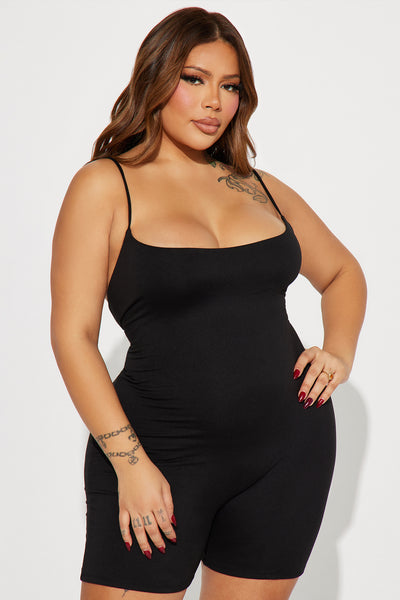 https://cdn.shopify.com/s/files/1/0293/9277/files/12-05-23Studio5_TK_SS_11-22-03_26_JR49485_Black_PLUS_9425_PXF.jpg?v=1717539453&with=400&height=600