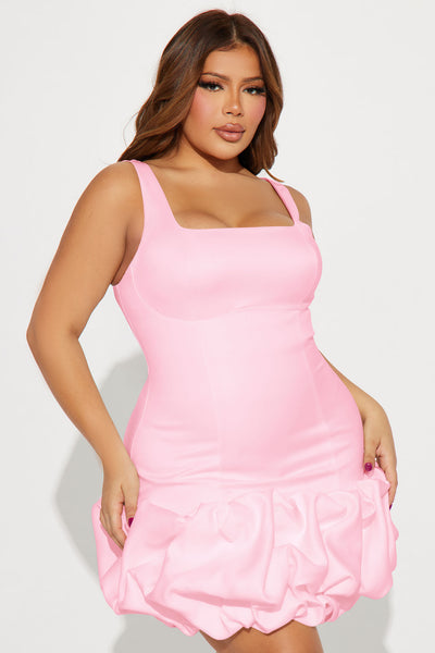 https://cdn.shopify.com/s/files/1/0293/9277/files/12-05-23Studio5_TK_SS_11-52-34_34_DRESS0320_White_PLUS_9547_EH_KP_LightPink_EH.jpg?v=1759528715&with=400&height=600