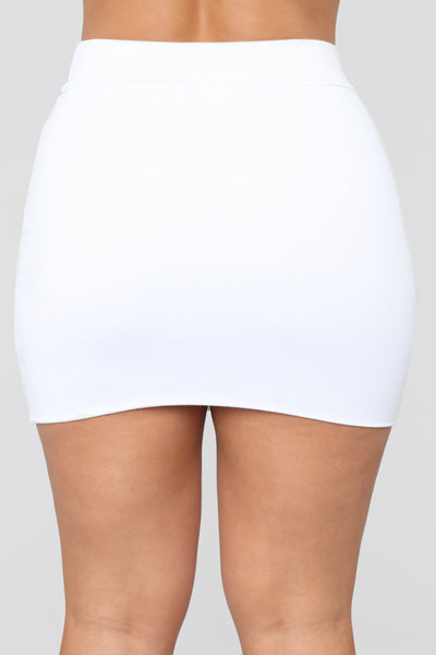 https://cdn.shopify.com/s/files/1/0293/9277/products/12-07-18_Studio_2_OD_10-12-38_S10442QQCJ_White0594_AG.jpg?v=1717453247&with=400&height=600