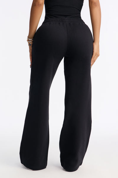 https://cdn.shopify.com/s/files/1/0293/9277/files/12-08-25_S3_36_WCC0082J4090_Black_JG_IM_14-55-04_21654_PXF_48666fa5-53f8-414e-9ae6-a13a70b22bcc.jpg?v=1765323431&with=400&height=600