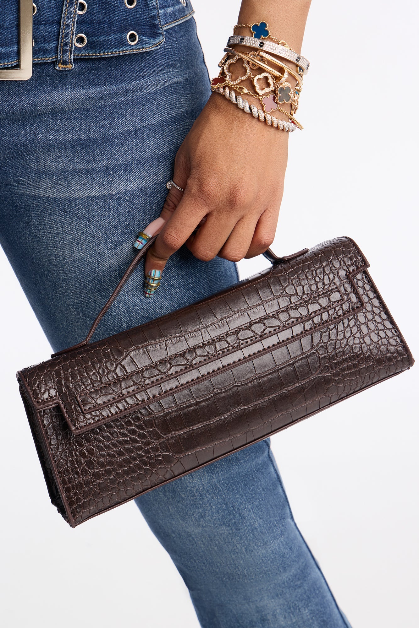 https://cdn.shopify.com/s/files/1/0293/9277/files/12-08-25_S3_9_ZDFNA3289_Brown_JG_IM_10-44-57_21534_PXF.jpg?v=1765307128