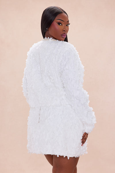https://cdn.shopify.com/s/files/1/0293/9277/files/12-10-25_S5_29_GW25K5602A_White_AE_AC_12-16-04_PLUS_28270_PXF.jpg?v=1765837146&with=400&height=600