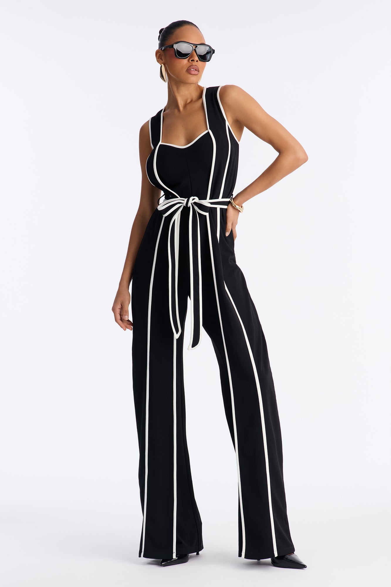 https://cdn.shopify.com/s/files/1/0293/9277/files/12-17-25_S4_14_JP26203C_BlackWhite_JP_SS_10-46-25_0823_PXF.jpg?v=1766094454