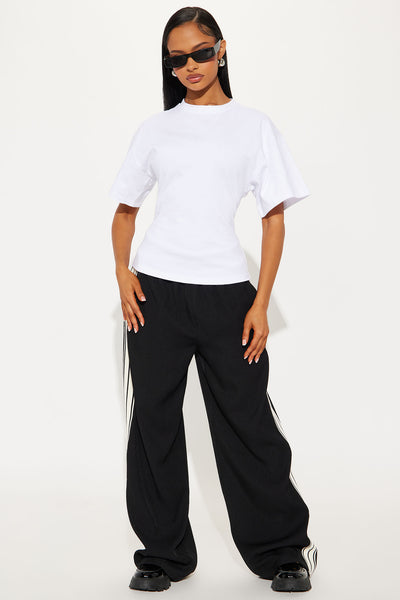 https://cdn.shopify.com/s/files/1/0293/9277/files/12-18-24_S3_30_KMUT4100401_White_KJ_IM_14-09-35_3417_BH.jpg?v=1734730488&with=400&height=600