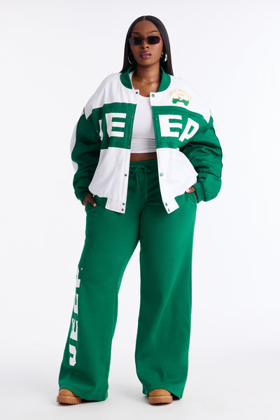 https://cdn.shopify.com/s/files/1/0293/9277/files/12-18-25_S2_41_JEP0220J2387_Greencombo_JG_DR_14-26-29_PLUS_7301_PXF.jpg?v=1766185420&with=400&height=600