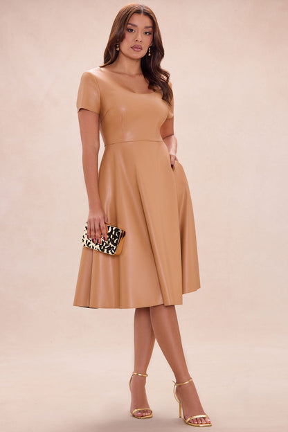 https://cdn.shopify.com/s/files/1/0293/9277/files/12-18-25_S5_31_PHFN25034_Camel_AB_IM_14-25-50_33883_SG.jpg?v=1766188251
