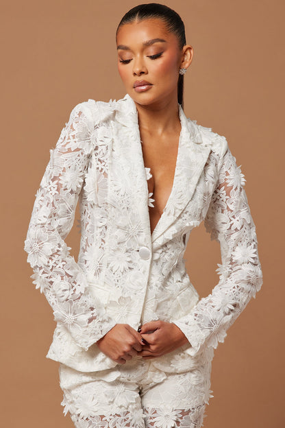 https://cdn.shopify.com/s/files/1/0293/9277/files/12-21-23_S5_6_B47357_White_CXB_IM_10-26-26_24456_PXF.jpg?v=1703871182