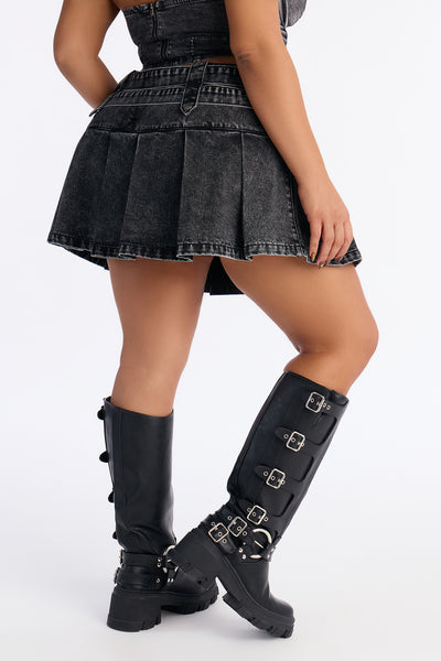 https://cdn.shopify.com/s/files/1/0293/9277/files/12-23-25_S7_7_FN4115MNWR_BlackWash_AB_DR_PLUS_11-43-05_12252_PXF.jpg?v=1767031038&with=400&height=600