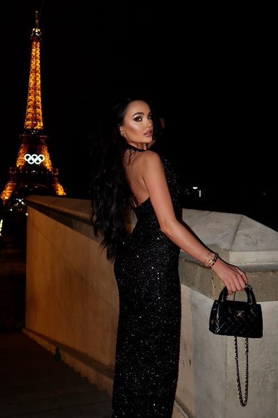 https://cdn.shopify.com/s/files/1/0293/9277/files/12-30-2024__121_Hailie_Sequin_Maxi_Dress_Black_LA.jpg?v=1737659488&with=400&height=600