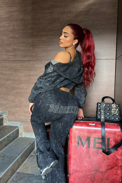 https://cdn.shopify.com/s/files/1/0293/9277/files/2-26-2024__036_Brooklyn_City_Washed_Sweatpants_Black_Wash_GF.jpg?v=1709746781&with=400&height=600