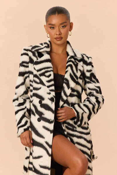 https://cdn.shopify.com/s/files/1/0293/9277/files/26GWR3107_Black_White_JR_V2.jpg?v=1791318867&with=400&height=600