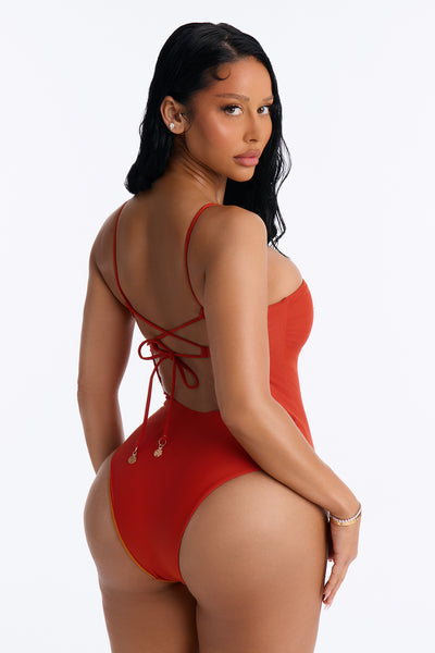 https://cdn.shopify.com/s/files/1/0293/9277/files/26SWMSUR009_Rust_JR_V3.jpg?v=1786646691&with=400&height=600