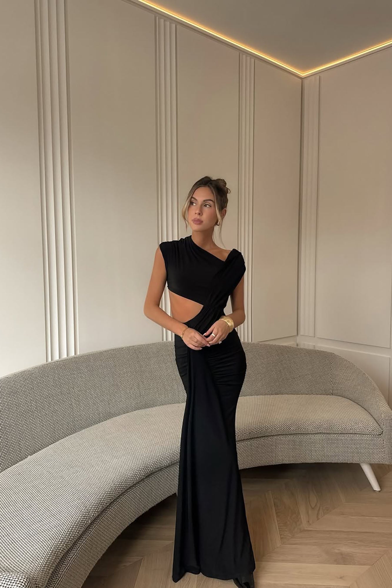 https://cdn.shopify.com/s/files/1/0293/9277/files/3-03-25__441_Aria_Cut_Out_Maxi_Dress_Black_JR.jpg?v=1746208321