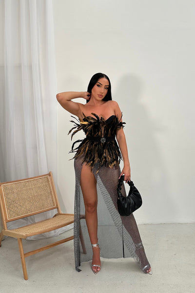 https://cdn.shopify.com/s/files/1/0293/9277/files/4-15-2024__283_Luxurious_Life_Feather_Maxi_Dress_Black_GF.jpg?v=1755205720&with=400&height=600