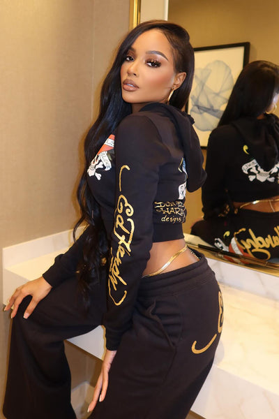 https://cdn.shopify.com/s/files/1/0293/9277/files/4-8-2024__001_Love_Kills_Ed_Hardy_Zip_Front_Hoodie_Black_GF.jpg?v=1714674812&with=400&height=600