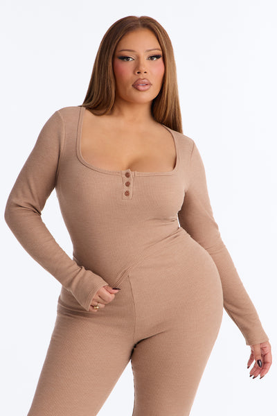 https://cdn.shopify.com/s/files/1/0293/9277/files/6-1-26_S6_47_V126MS06105_Taupe_CC_SS_14-22-03_PLUS_36047_PXF.jpg?v=1780504449&with=400&height=600