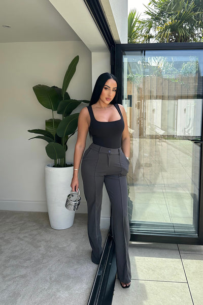 https://cdn.shopify.com/s/files/1/0293/9277/files/6-20-2024__321_heidi_wide_leg_trouser_pant_charcoal_GF.jpg?v=1746293608&with=400&height=600