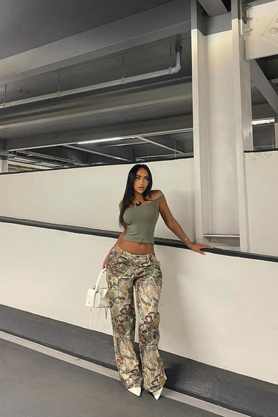 https://cdn.shopify.com/s/files/1/0293/9277/files/7-15-2024__122_Weekend_Trip_Camo_Stretch_Cargo_Jean_Taupe-combo_GF.jpg?v=1722034243&with=400&height=600