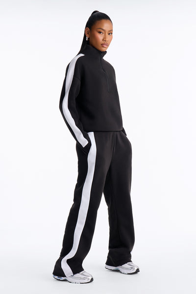 https://cdn.shopify.com/s/files/1/0293/9277/files/71792_Black_White_JR_V1.jpg?v=1786645202&with=400&height=600