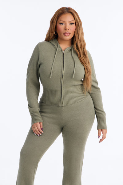 https://cdn.shopify.com/s/files/1/0293/9277/files/7671376712FN_Olive_PLUS_V2.jpg?v=1789511132&with=400&height=600