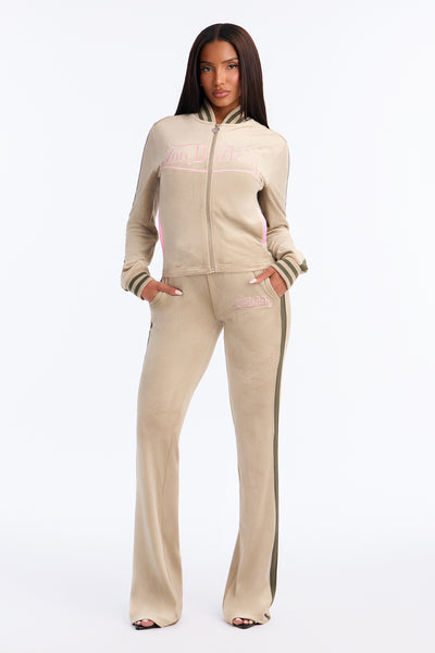 https://cdn.shopify.com/s/files/1/0293/9277/files/7VND5B0615NV_Olive_JR_V2.jpg?v=1791214780&with=400&height=600