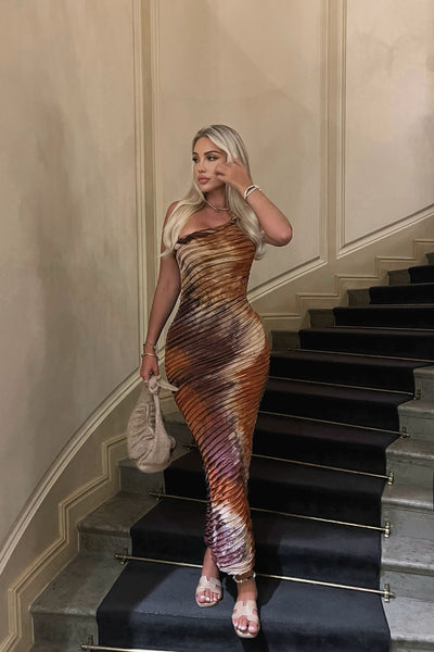 https://cdn.shopify.com/s/files/1/0293/9277/files/8-19-2024__214_Maylee_Textured_Maxi_Dress_Brown_Combo_LA.jpg?v=1767802501&with=400&height=600