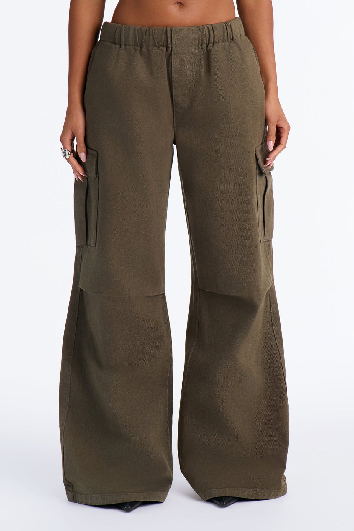 https://cdn.shopify.com/s/files/1/0293/9277/files/B226PT3504_Olive_JR_V1.jpg?v=1791308012