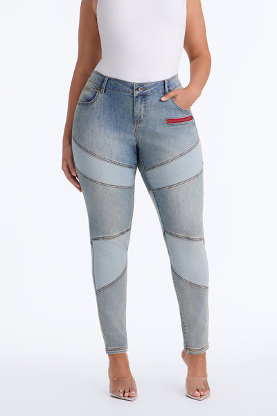 https://cdn.shopify.com/s/files/1/0293/9277/files/B326JN36115_LightWash_PLUS_V1.jpg?v=1788801280&with=400&height=600