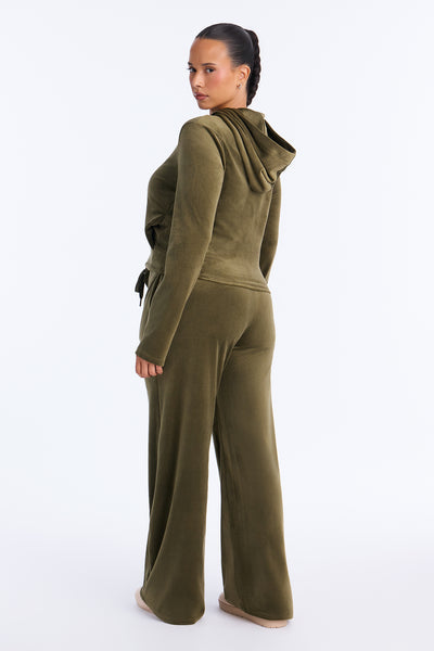 https://cdn.shopify.com/s/files/1/0293/9277/files/BSET03464_Olive_PLUS_V4.jpg?v=1789768830&with=400&height=600