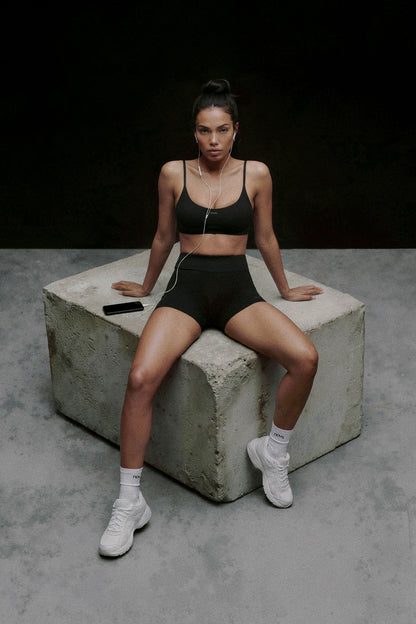 https://cdn.shopify.com/s/files/1/0293/9277/files/CloudFormStrappyBackSportsBra_Black_JR.jpg?v=1775081865