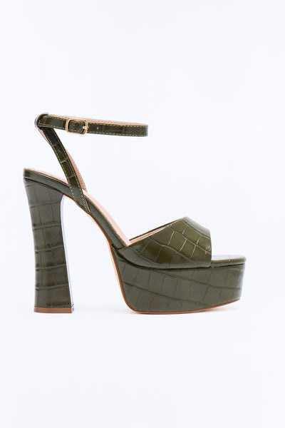 https://cdn.shopify.com/s/files/1/0293/9277/files/DELLACROC_Olive_SL_V3.jpg?v=1782770701&with=400&height=600