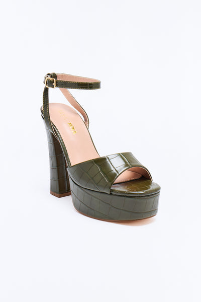 https://cdn.shopify.com/s/files/1/0293/9277/files/DELLACROC_Olive_SL_V4.jpg?v=1782770702&with=400&height=600