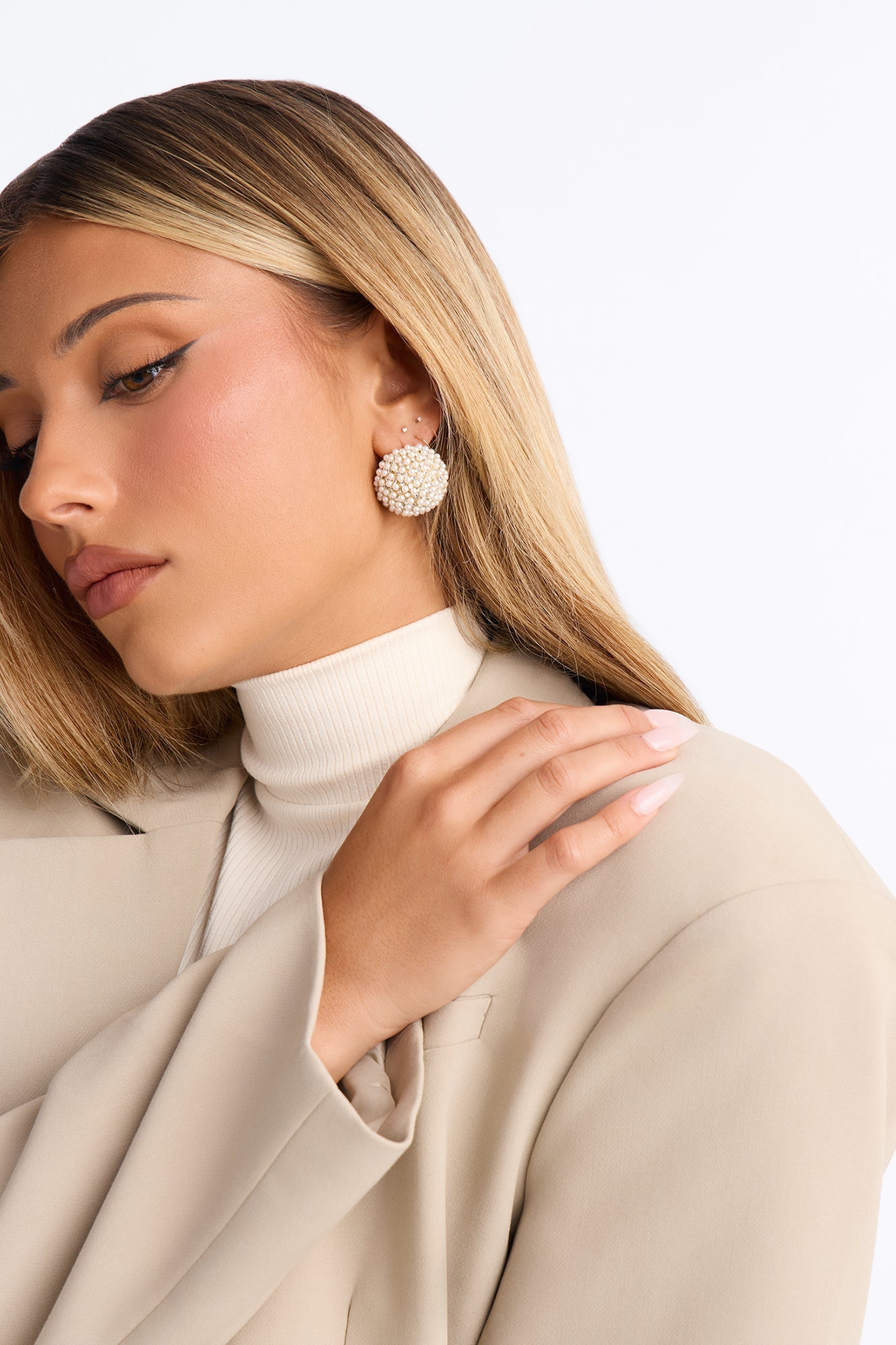 https://cdn.shopify.com/s/files/1/0293/9277/files/ER5688_White_JR_V2.jpg?v=1784126826