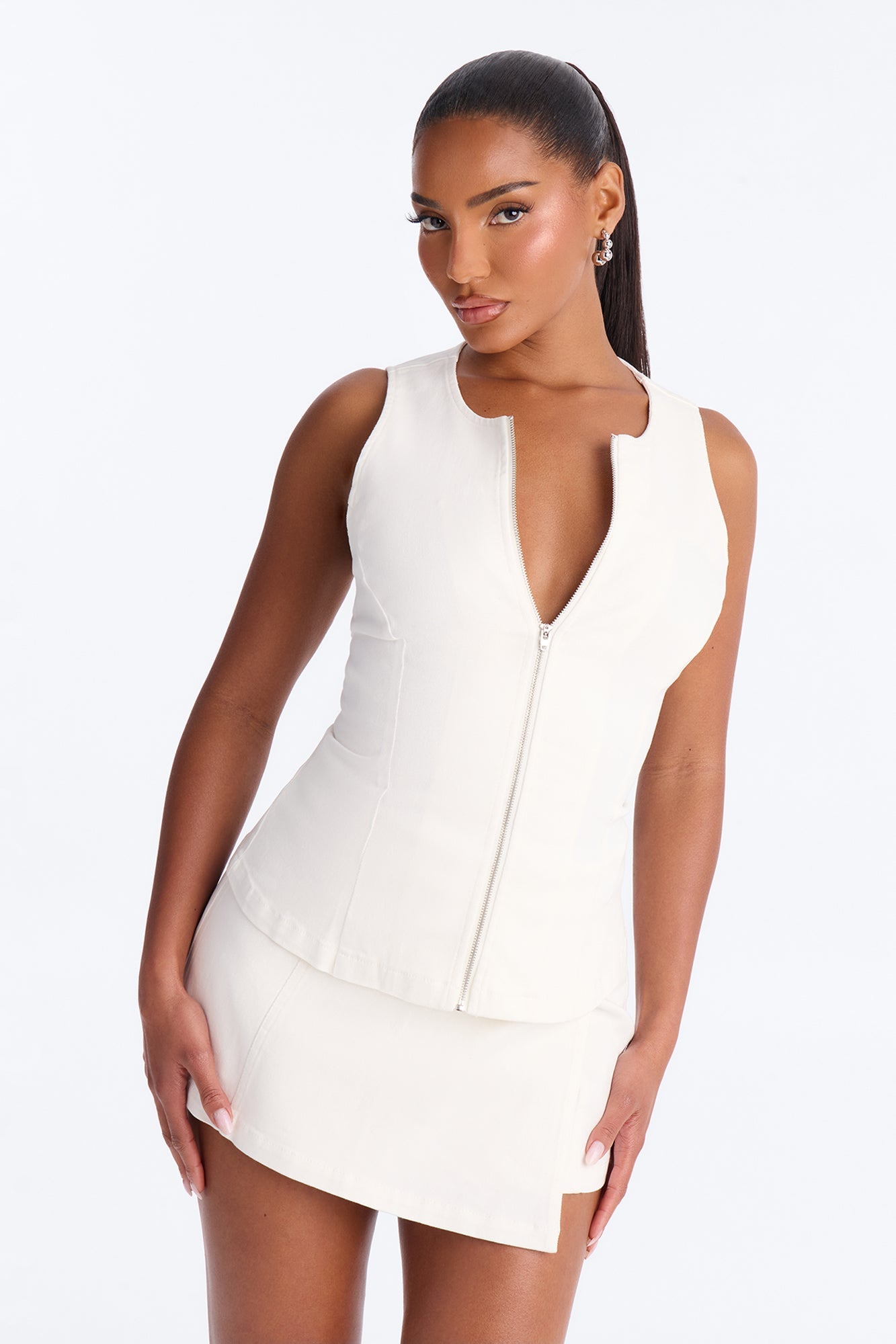 https://cdn.shopify.com/s/files/1/0293/9277/files/FN56147T_White_JR_V1.jpg?v=1783008010