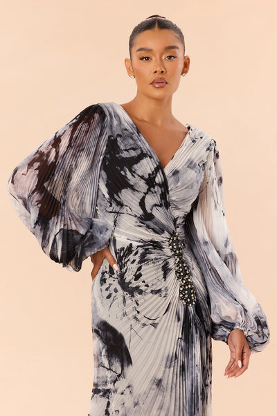 https://cdn.shopify.com/s/files/1/0293/9277/files/FN8009FN_Black_White_S_Black_White_JR_V2.jpg?v=1784494979&with=400&height=600