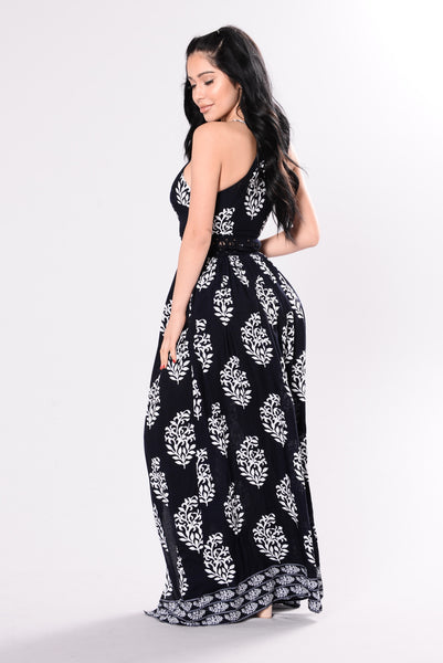 https://cdn.shopify.com/s/files/1/0293/9277/products/Fashion_Nova_04-07-17-687.jpg?v=1629401931&with=400&height=600