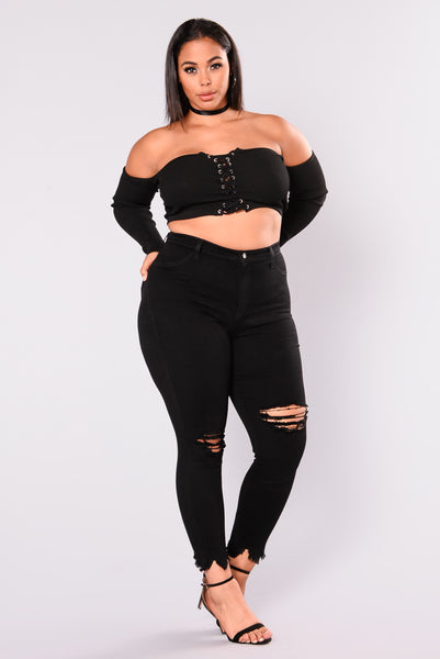 https://cdn.shopify.com/s/files/1/0293/9277/products/Fashion_Nova_08-23-17-1424.jpg?v=1651013155&with=400&height=600