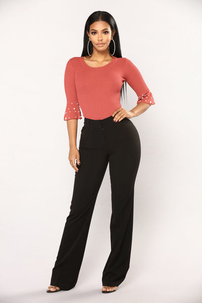 https://cdn.shopify.com/s/files/1/0293/9277/products/Fashion_Nova_12-04-17-293.jpg?v=1722361030&with=400&height=600