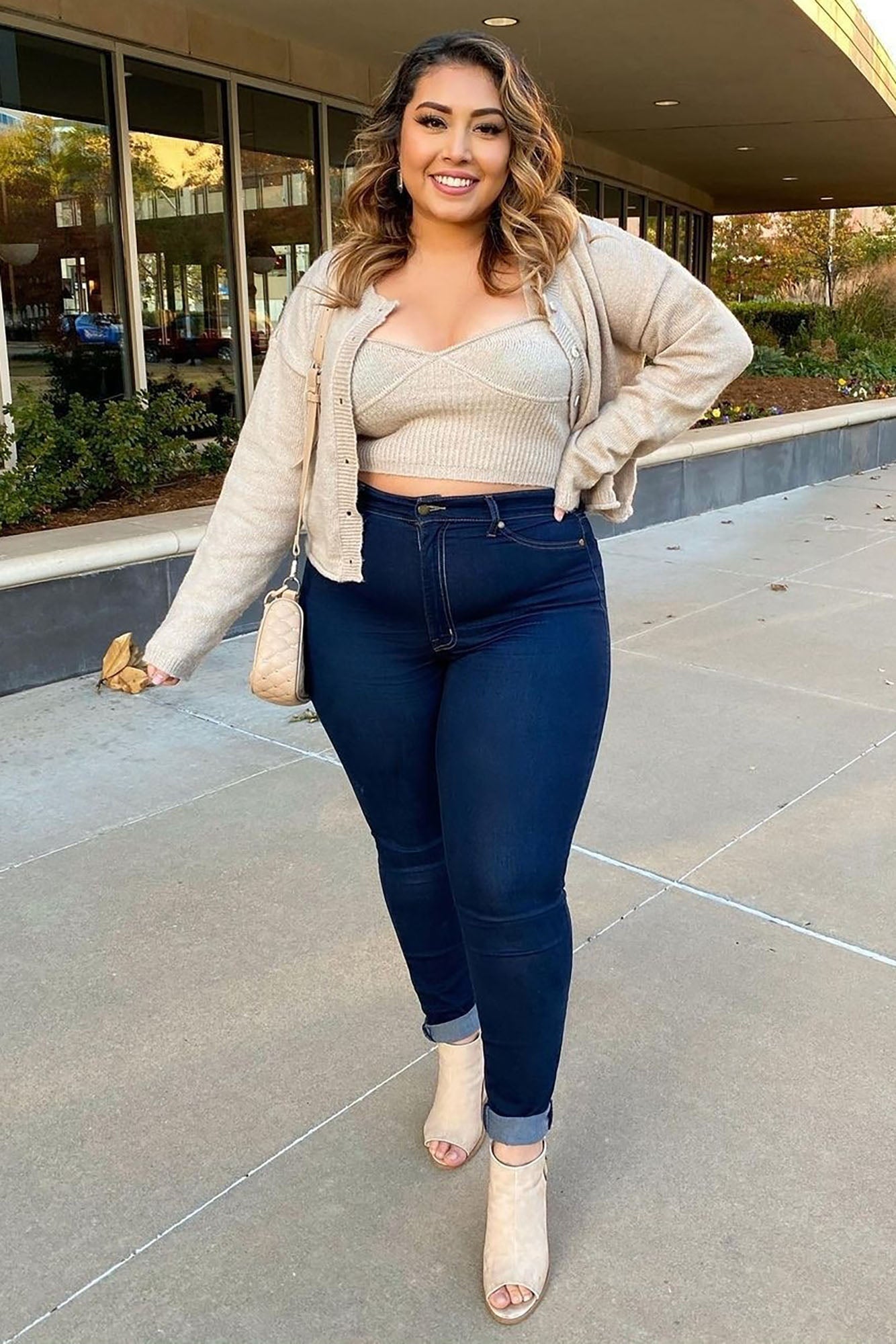 https://cdn.shopify.com/s/files/1/0293/9277/products/FlexGameStrongSuperHighRiseSkinnyJeans-DarkBlueWash_3__MER_PLUS.jpg?v=1776446907