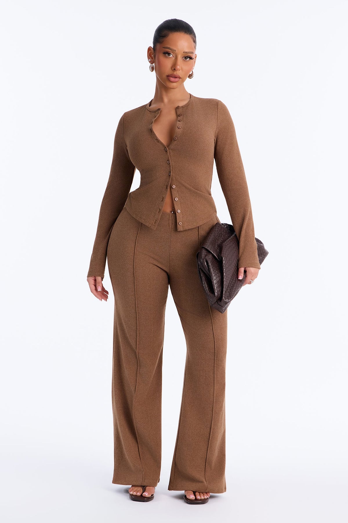 https://cdn.shopify.com/s/files/1/0293/9277/files/IT93617IP9450_Brown_JR_V1.jpg?v=1788367171
